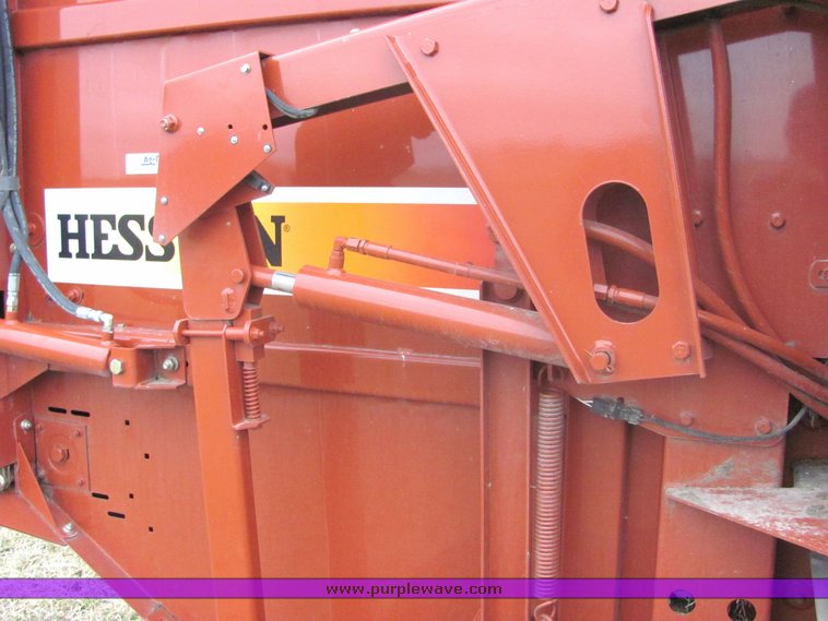 image for item 3229 2005 Hesston 956A round baler