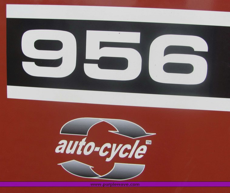 image for item 3229 2005 Hesston 956A round baler