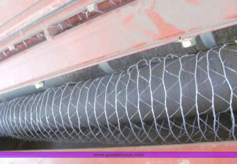 image for item 3229 2005 Hesston 956A round baler