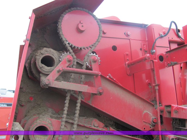 image for item 3233 Case RS551 round baler