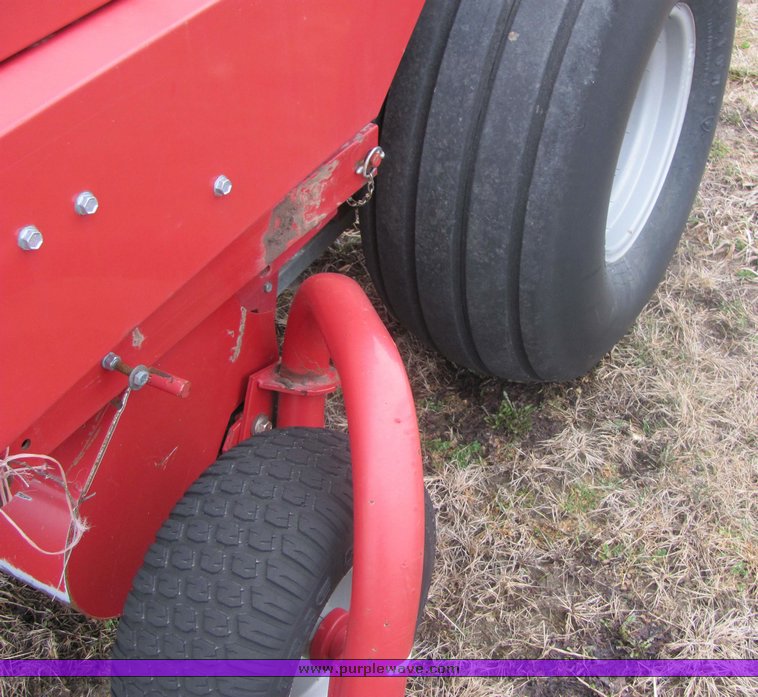 image for item 3233 Case RS551 round baler