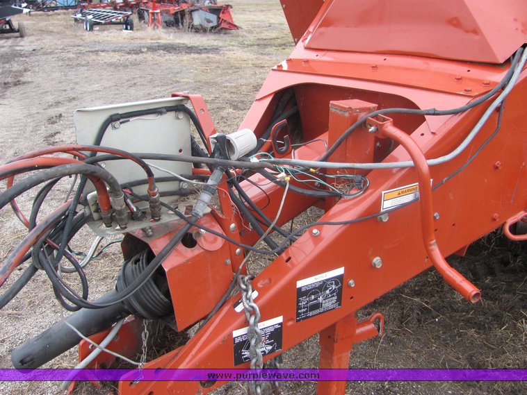 image for item 3234 2002 Hesston 4790 3x4 large square baler