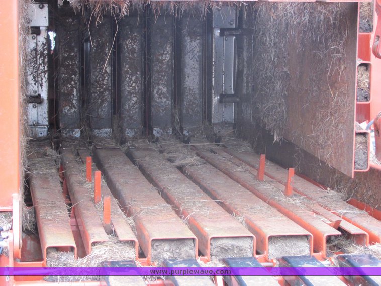 image for item 3234 2002 Hesston 4790 3x4 large square baler