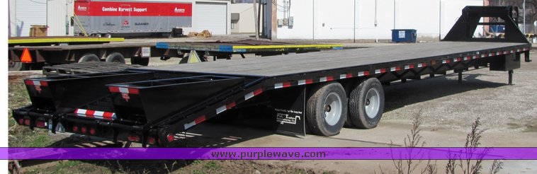 image for item 3317 2009 PJ 40' gooseneck trailer