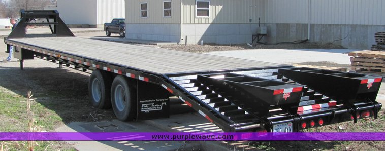 image for item 3317 2009 PJ 40' gooseneck trailer