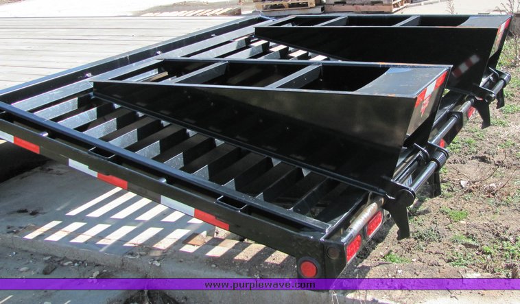 image for item 3317 2009 PJ 40' gooseneck trailer