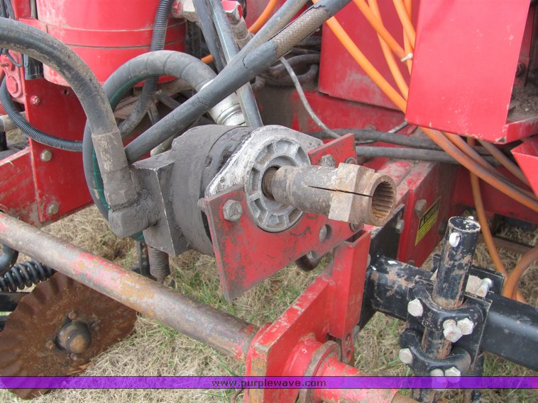 image for item 3323 1993 Case 900 drill