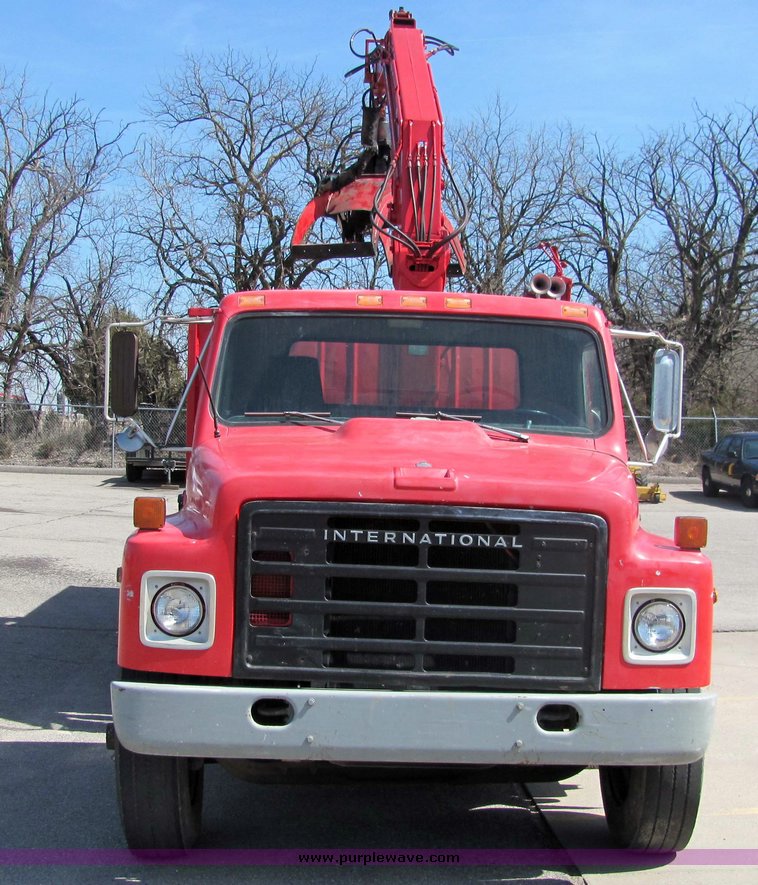 image for item 3382 1985 International S1954 tandem truck