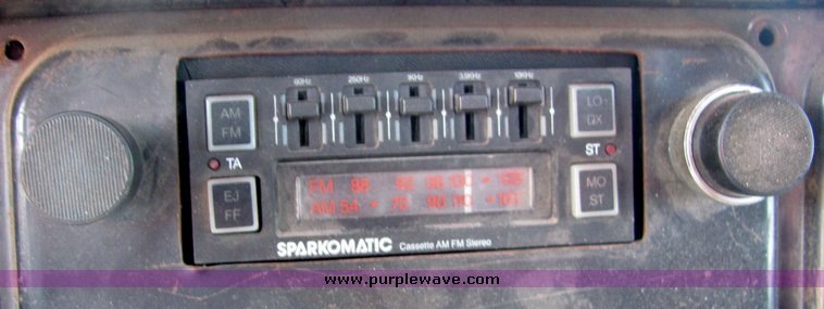 image for item 3382 1985 International S1954 tandem truck