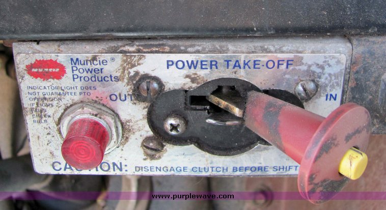 image for item 3382 1985 International S1954 tandem truck