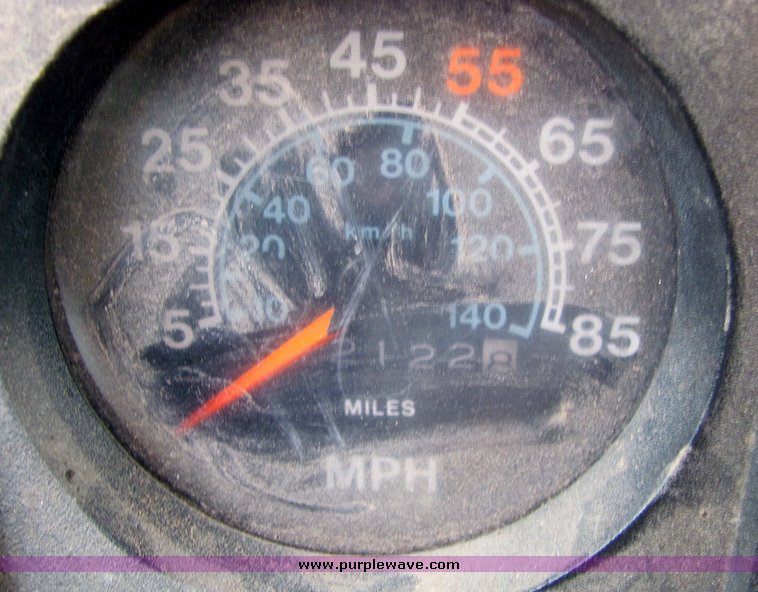 image for item 3382 1985 International S1954 tandem truck