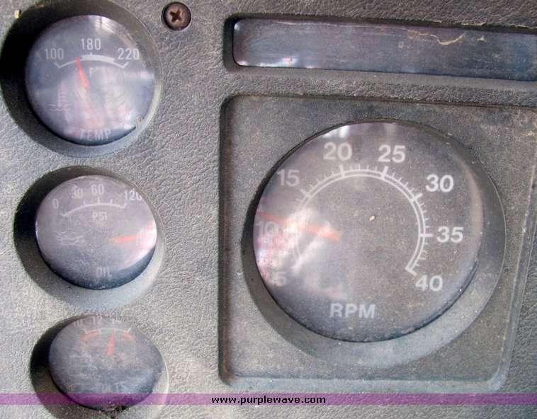 image for item 3382 1985 International S1954 tandem truck