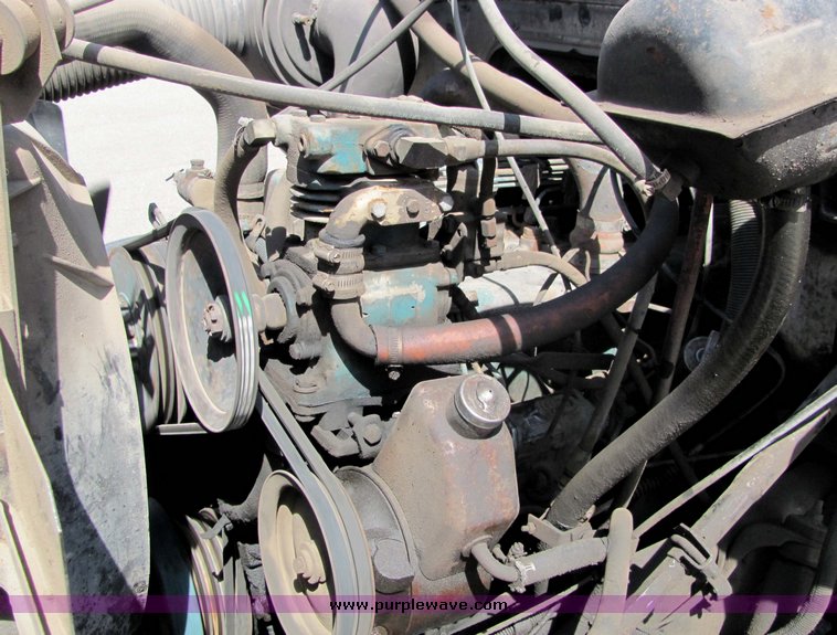 image for item 3382 1985 International S1954 tandem truck