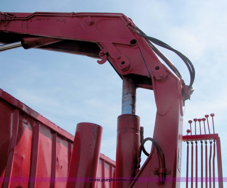 image for item 3382 1985 International S1954 tandem truck