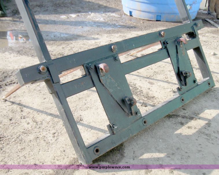 image for item 3406 Large square bale spear