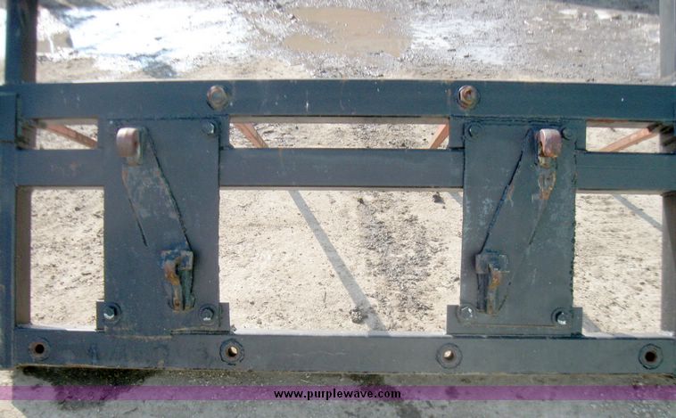 image for item 3406 Large square bale spear