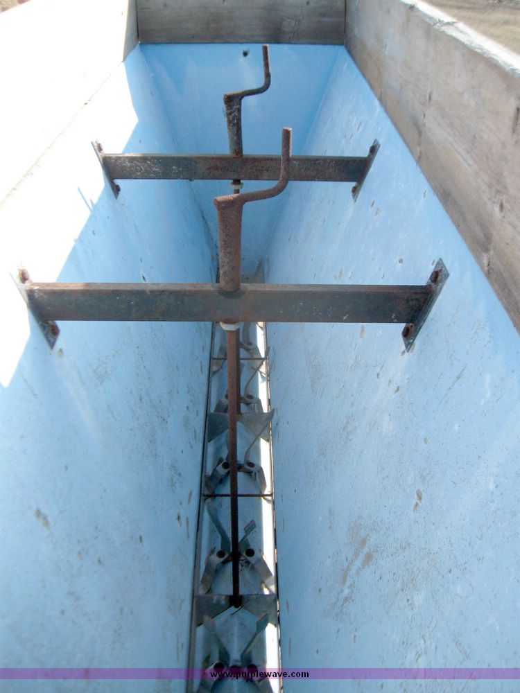 image for item 3408 Coop concrete feeder