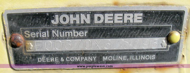 image for item 3411 John Deere 670 side delivery rake