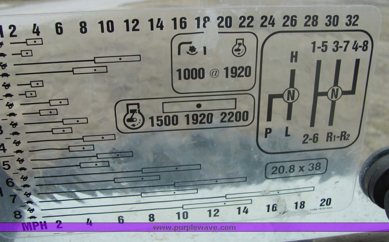 image for item 3439 1986 Ford TW25 tractor