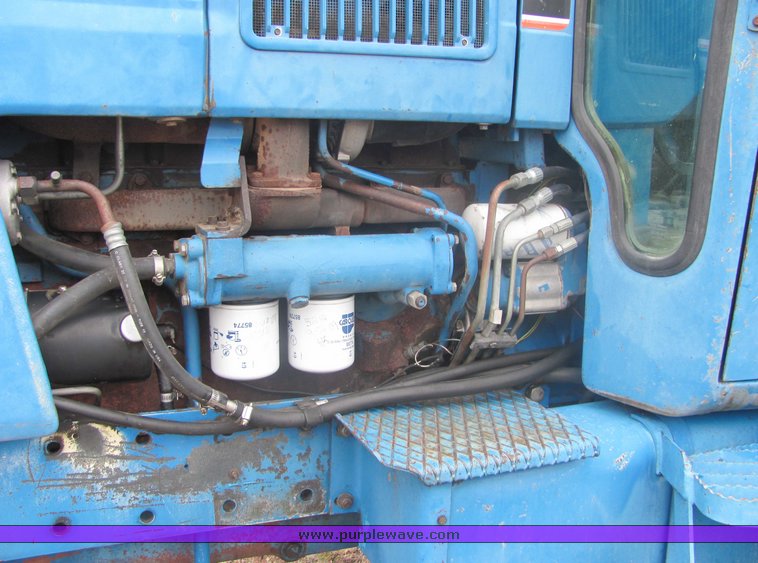 image for item 3439 1986 Ford TW25 tractor