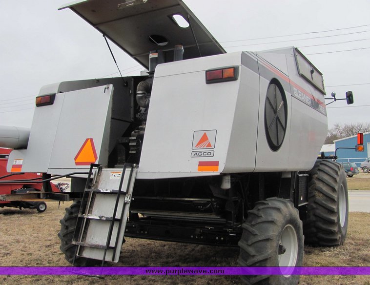 image for item 3440 2002 Gleaner R-62 combine