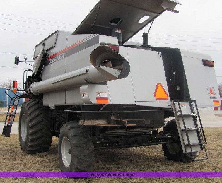 image for item 3440 2002 Gleaner R-62 combine