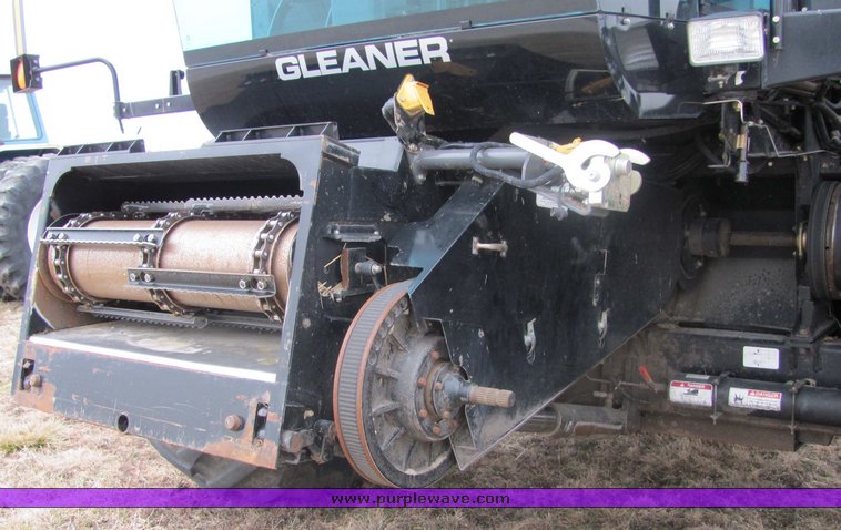 image for item 3440 2002 Gleaner R-62 combine