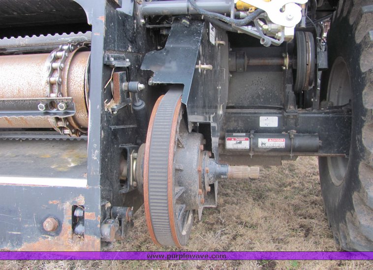 image for item 3440 2002 Gleaner R-62 combine