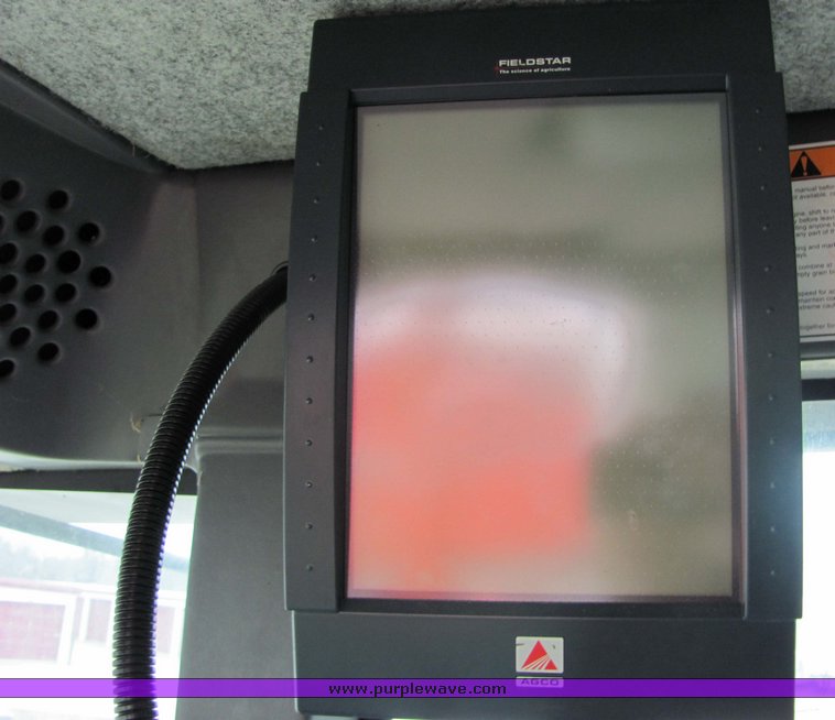 image for item 3440 2002 Gleaner R-62 combine