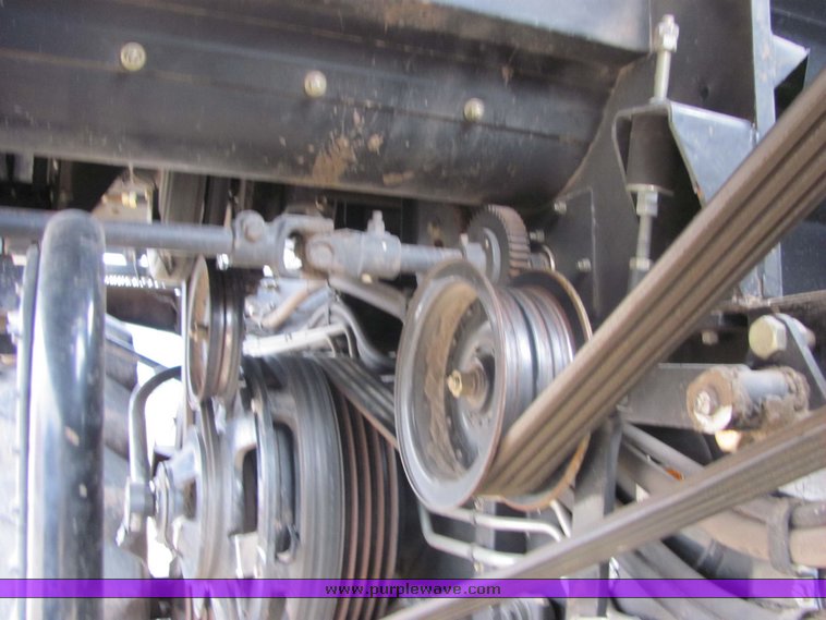 image for item 3440 2002 Gleaner R-62 combine