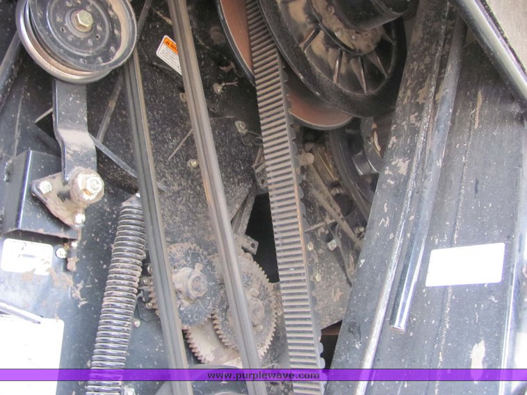 image for item 3440 2002 Gleaner R-62 combine