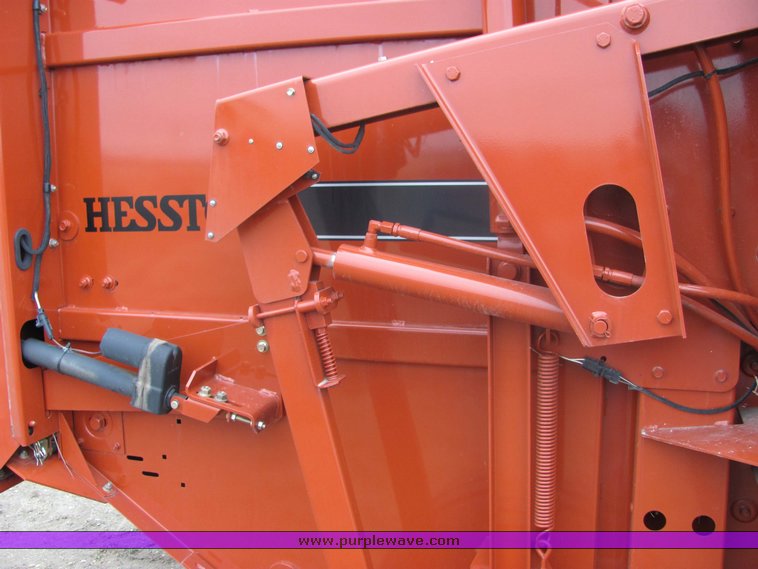 image for item 3443 2007 Hesston 5556A round baler