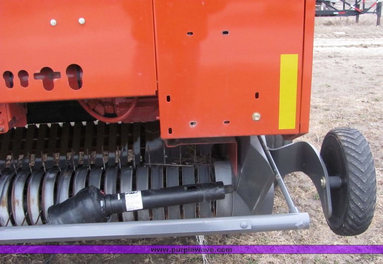 image for item 3443 2007 Hesston 5556A round baler