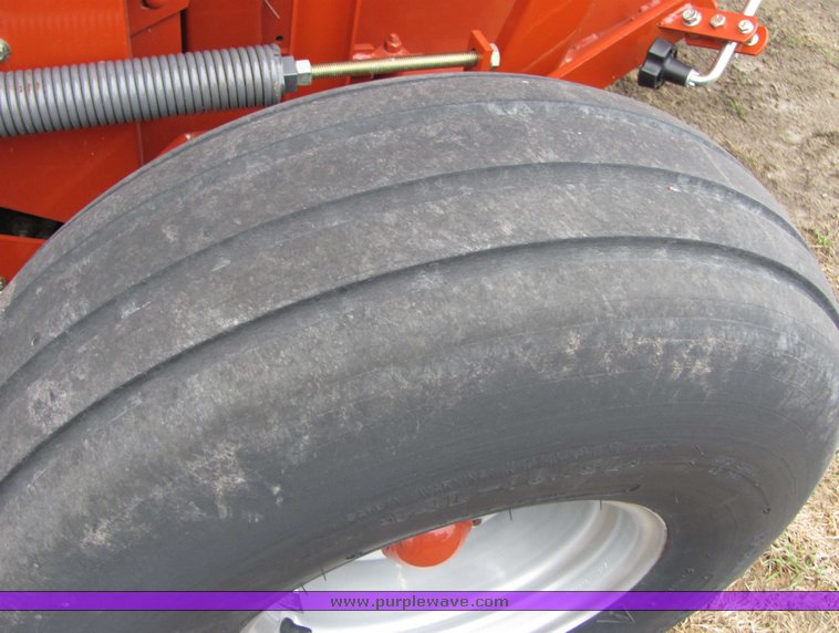 image for item 3443 2007 Hesston 5556A round baler