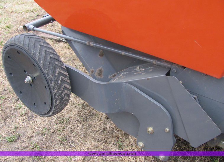 image for item 3443 2007 Hesston 5556A round baler