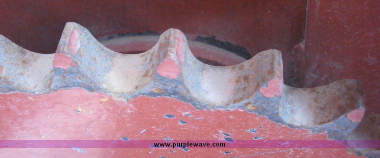 image for item 3925 2005 Hesston 4910 large square baler with bales chute