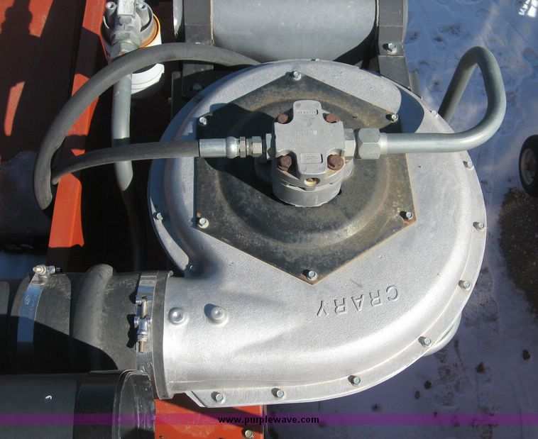 image for item 3925 2005 Hesston 4910 large square baler with bales chute