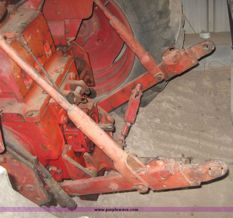 image for item 3930 International 544 tractor with GB800 loader