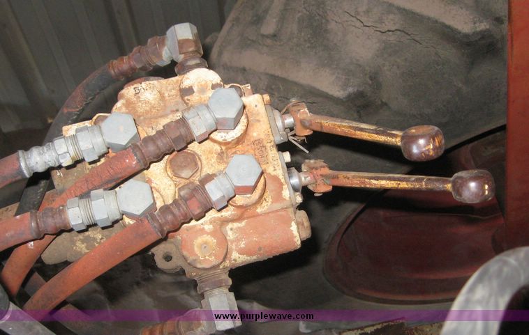 image for item 3930 International 544 tractor with GB800 loader