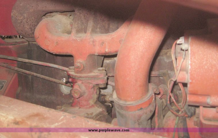 image for item 3930 International 544 tractor with GB800 loader