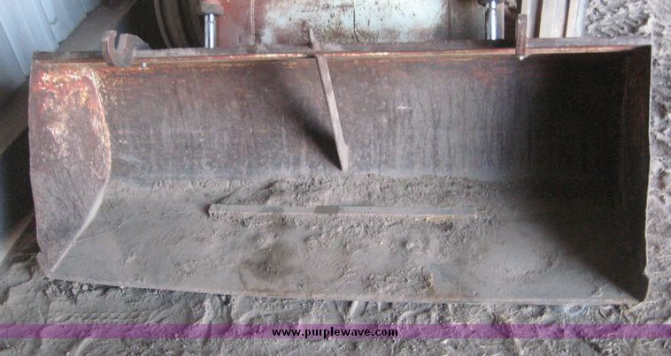 image for item 3930 International 544 tractor with GB800 loader