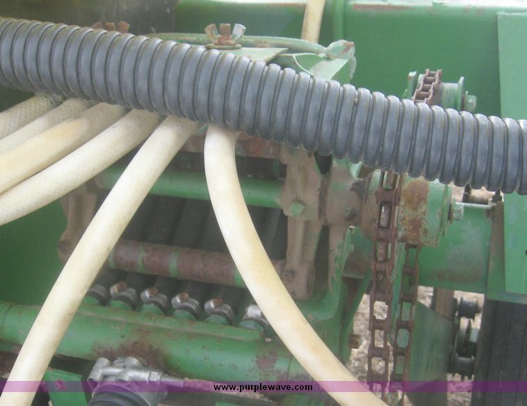 image for item 3934 John Deere 7000 planter