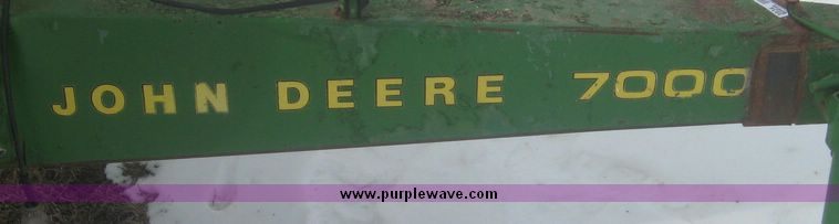image for item 3934 John Deere 7000 planter