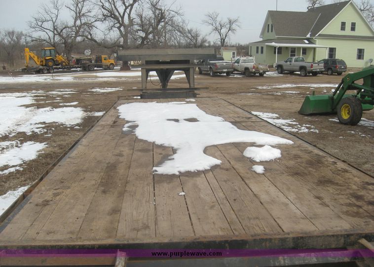 image for item 3937 2007 Brute flatbed gooseneck trailer