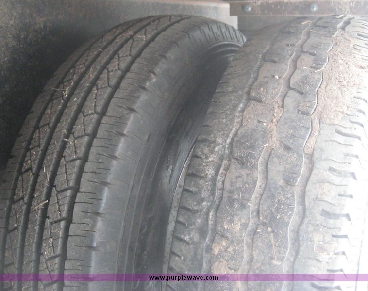 image for item 3937 2007 Brute flatbed gooseneck trailer