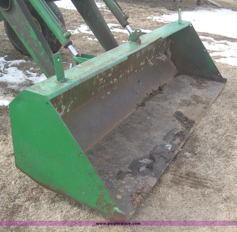 image for item 3938 John Deere 4010 tractor with John Deere 158 loader