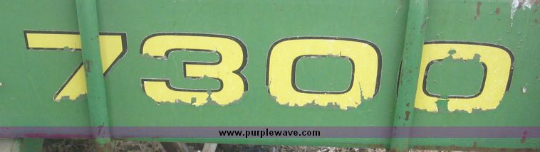 image for item 3940 John Deere 7300 MaxEmerge2 vacuum planter with pull type attachment