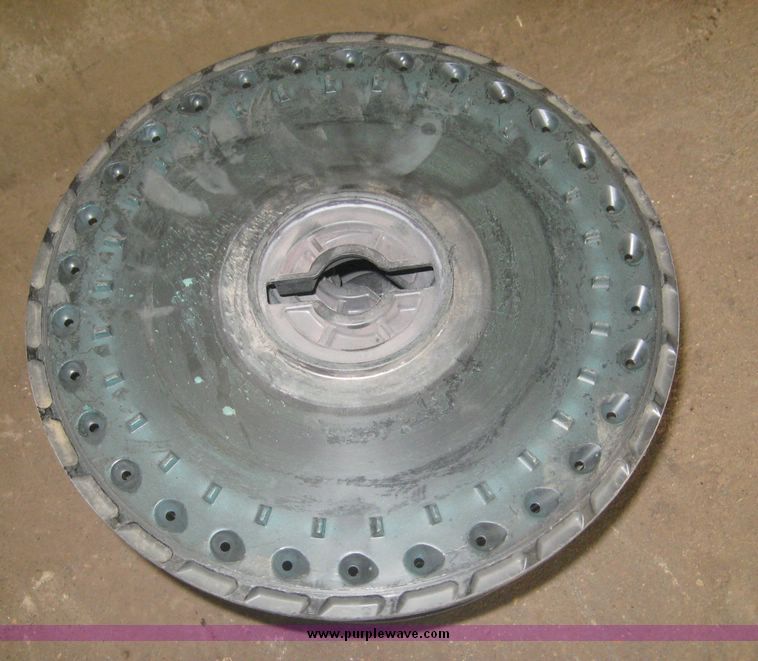 image for item 3940 John Deere 7300 MaxEmerge2 vacuum planter with pull type attachment