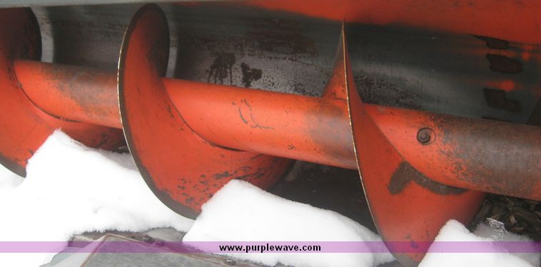 image for item 3941 Allis Chalmers 630 corn head