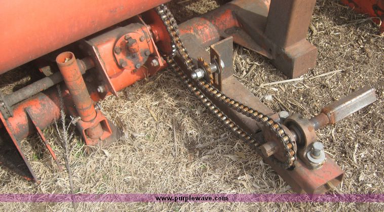 image for item 3941 Allis Chalmers 630 corn head